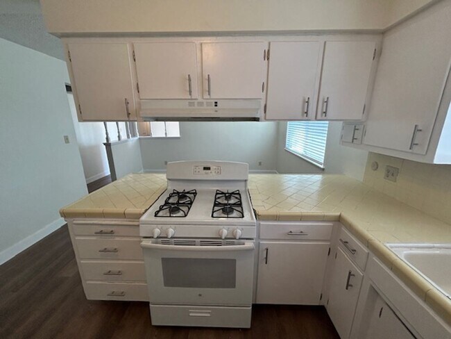 Photo - 1986 E Ash Ave