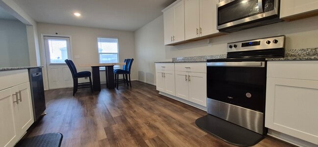 Photo - 5819 Rolling Gln