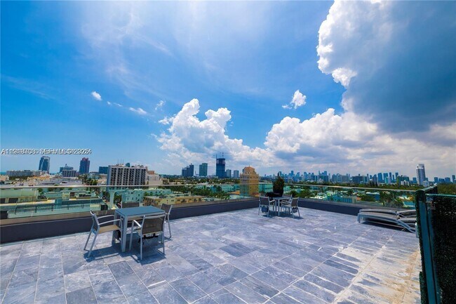 Photo - 1255 Collins Ave Unidad 505