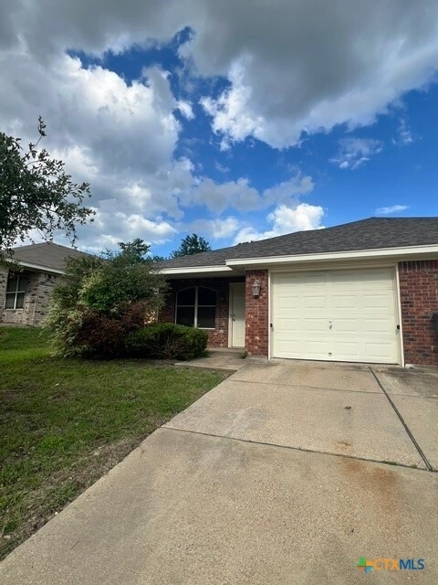 Photo - 607 Olaf Dr Townhome