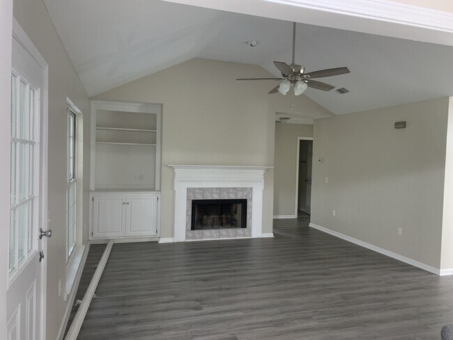 Photo - 1816 Beaver Creek Ln