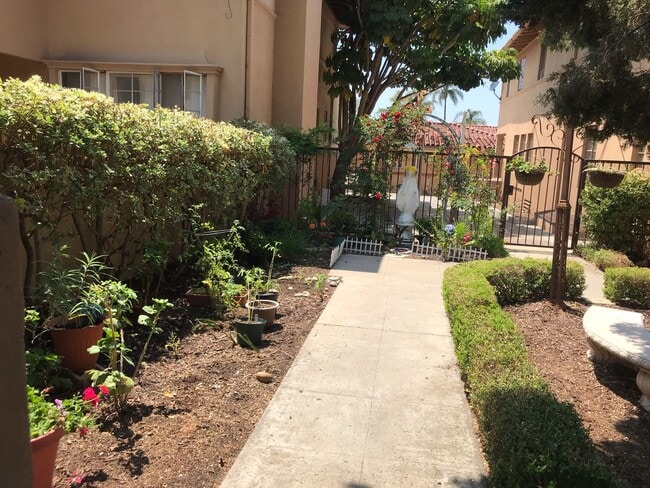 Photo - Room in an old convent--Females only Unidad Room 4