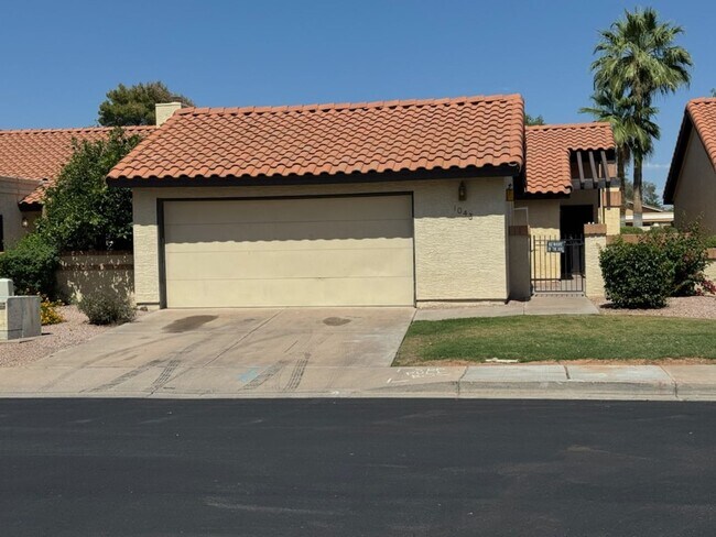 Building Photo - 2+ Mesa Rental