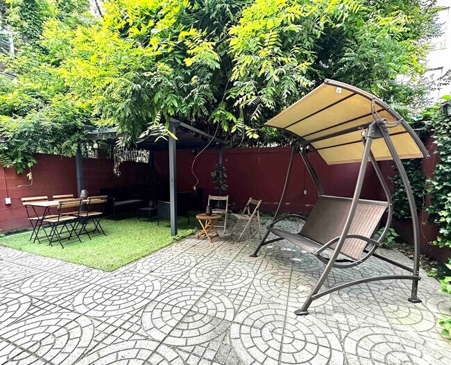 Photo - 305 E 104th St Unidad ID1032006P