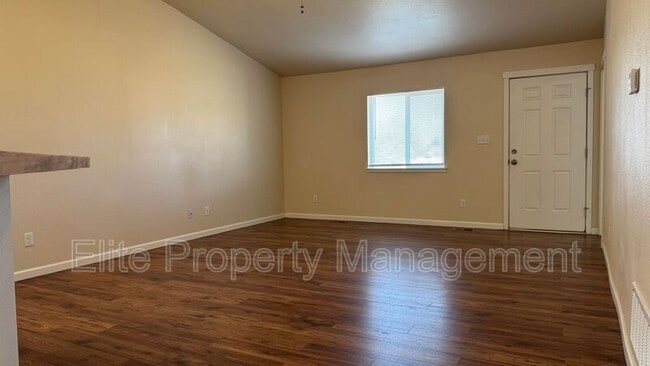 Photo - 983 S Palomar Dr