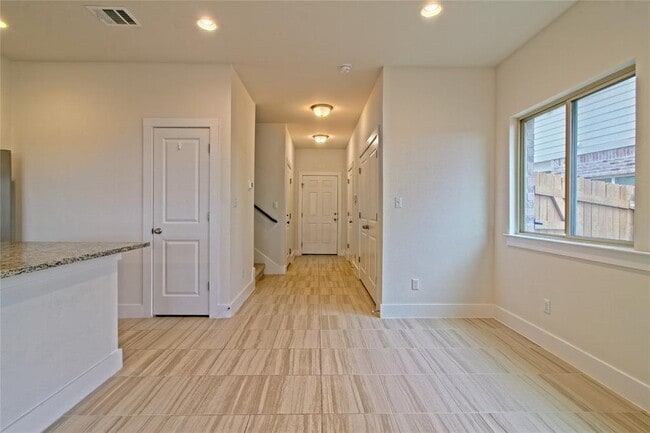 Photo - 555 White Steppe Way