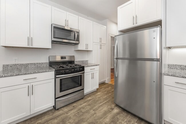 Photo - 172 Boylston St Unit 3