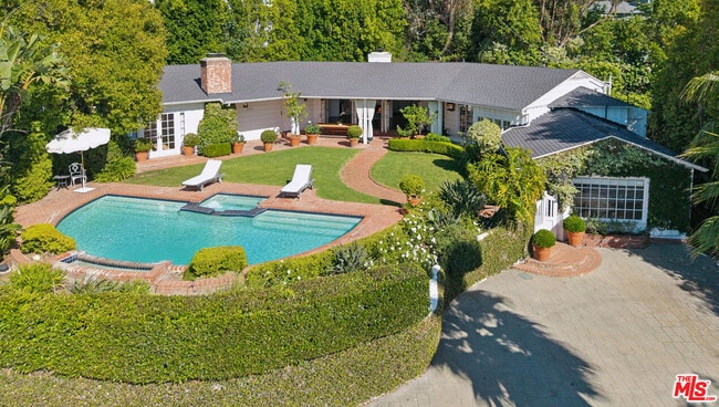 Building Photo - 8050 Mulholland Dr