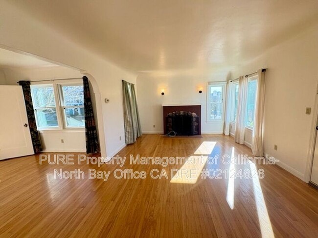 Photo - 400 Upham St