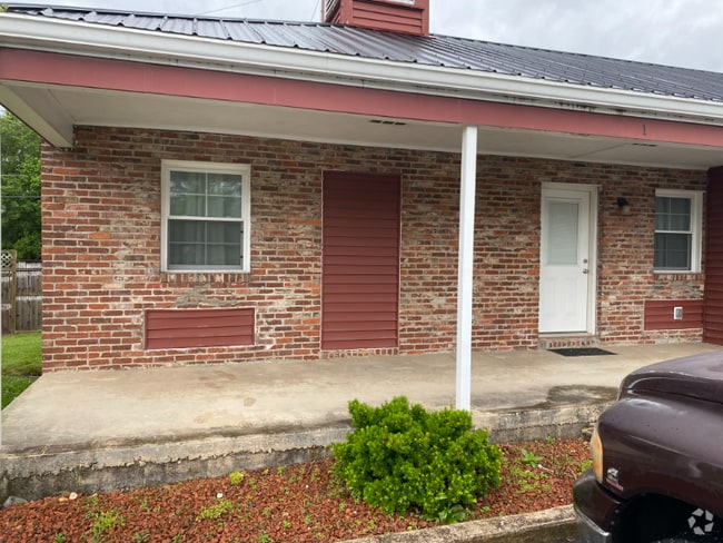 Building Photo - 1421 N Main St Rental