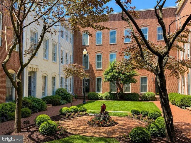 Building Photo - 1824 Potomac Greens Dr