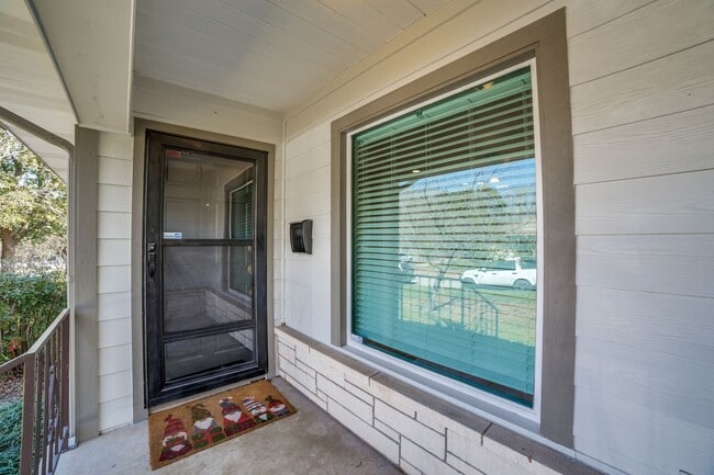 244 Halcyon Pl