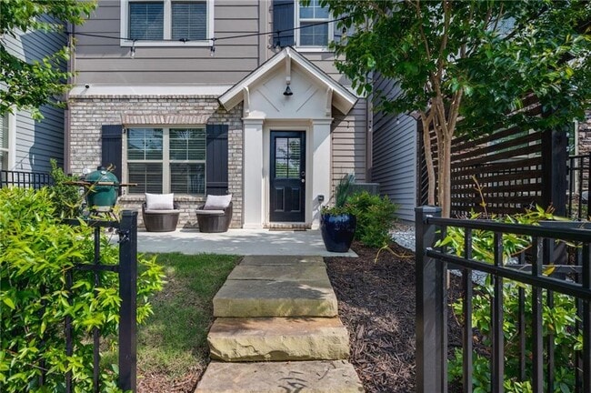 Photo - 1093 Kirkland Circle