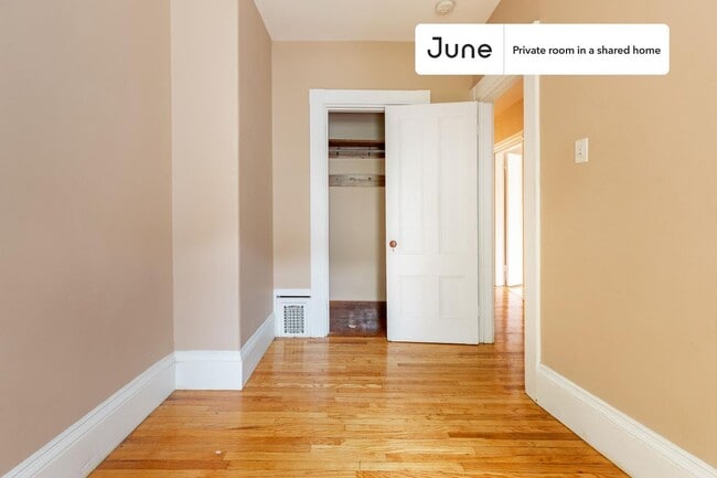 Photo - Room in Shared 6 bed/2 bath home Unidad F