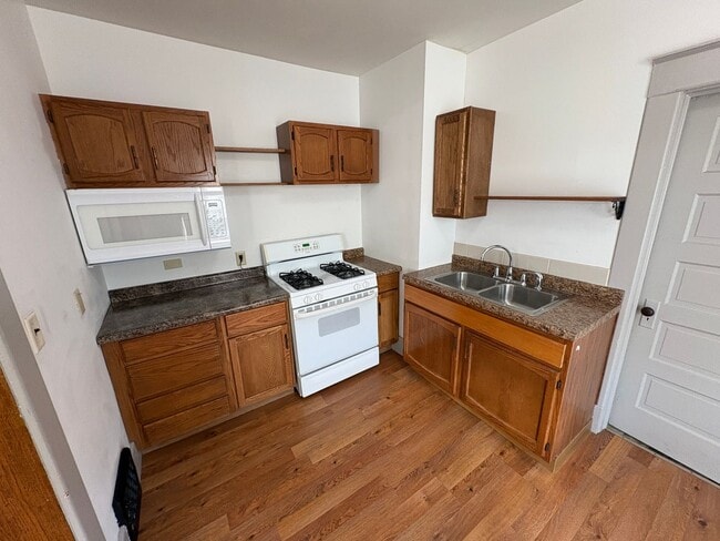 Photo - 1234 Goodhue Blvd Unit "1234 A"