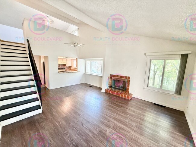 Photo - 1/2 Month free!! This stunning two-bedroom... Casa Adosada