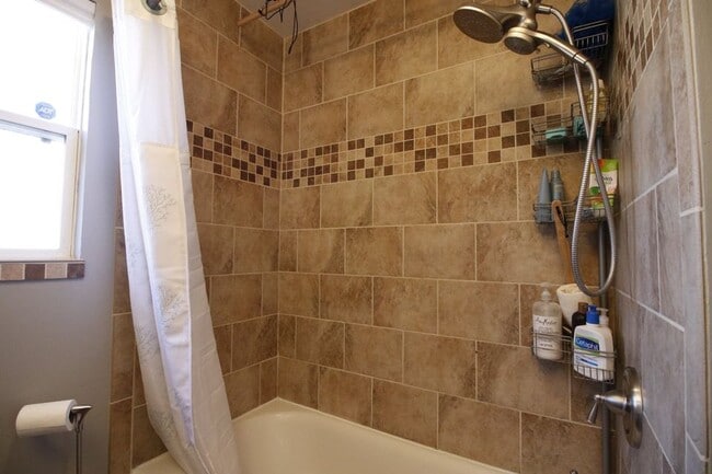 Photo - 3104 Barge St