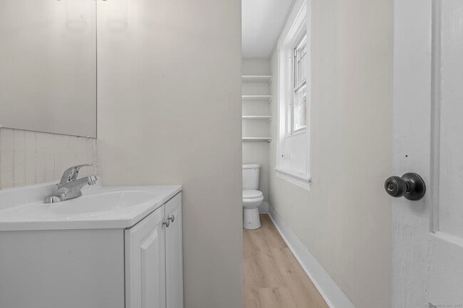Photo - 236 Oak St