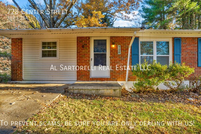 Photo - 728 Center St