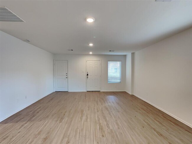 Photo - 3006 Twisted Myrtle Dr