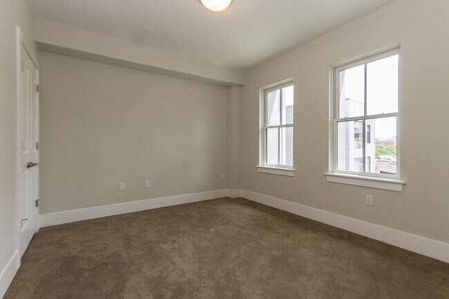 Photo - 11 Saint George St Unit 406