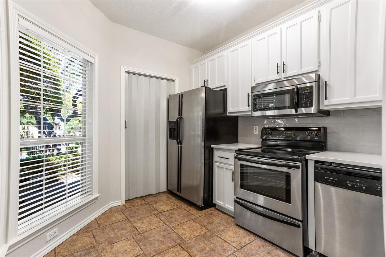 Kitchen - 14277 Preston Rd (Dallas, TX)