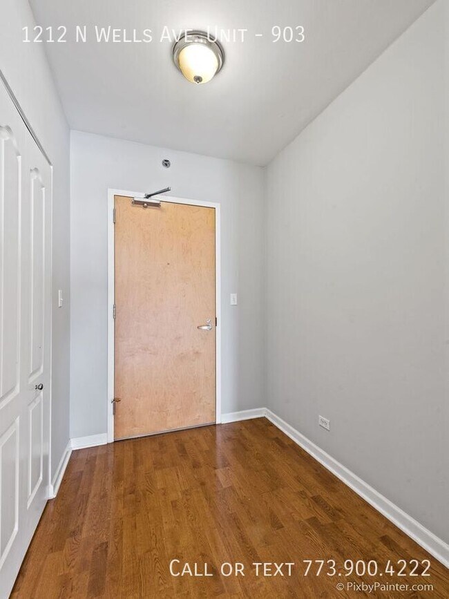 Photo - 1212 N Wells St