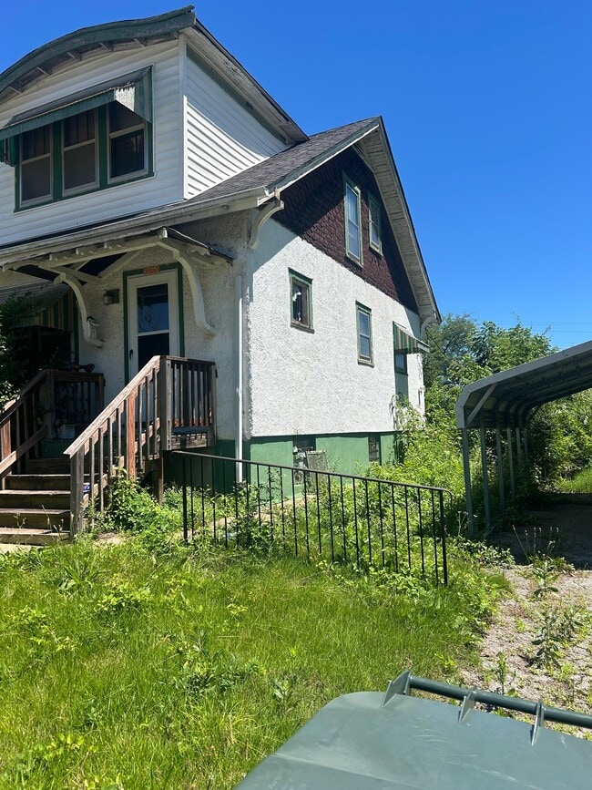 Photo - 5468 Gilmore Ave