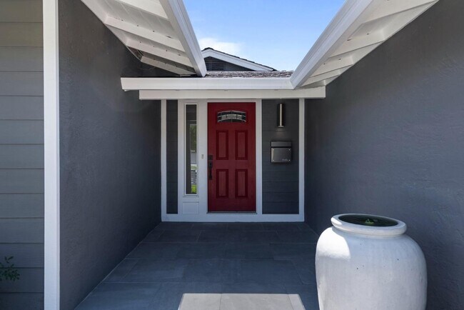Photo - 3438 Fife Way