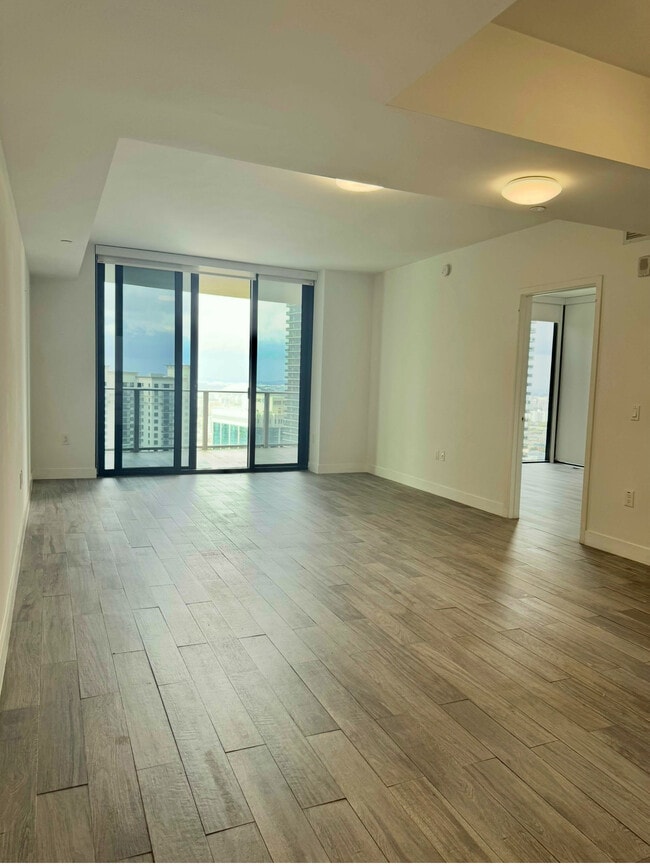 Photo - 1010 Brickell Ave