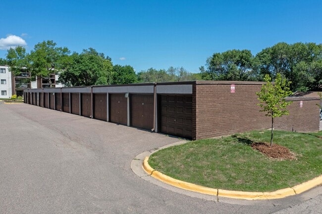 Barbary Knoll Apartments