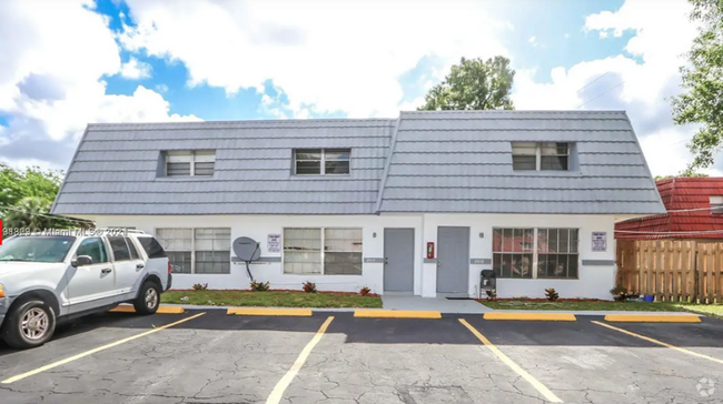 Building Photo - 2010-2018-2018 NW 59th Terrace Unit 2018 Rental