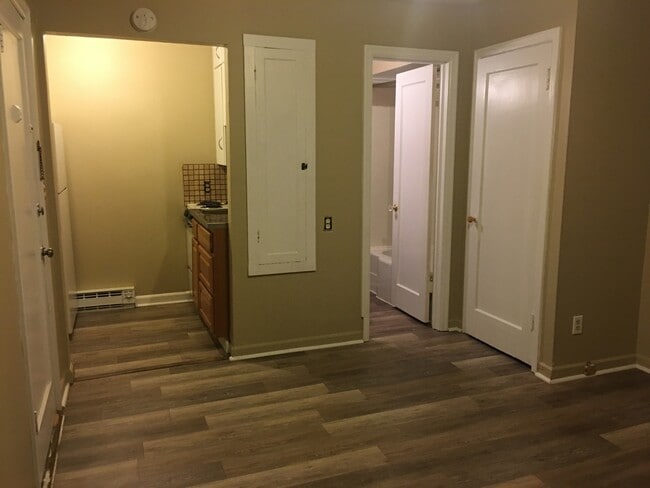 Photo - GREAT LOWER SOUTH HILL STUDIO , CLOSE TO HUCKLEBERRY MARKET Unit 1503-2