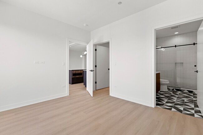 Photo - 1801 W Grand Ave Unit 202