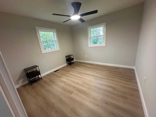 Photo - 102 Linda Dr