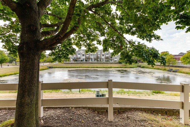 921 Summit Creek Dr