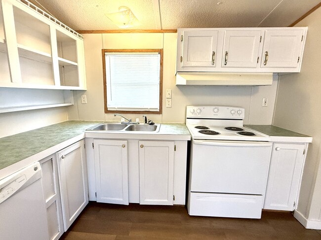 Photo - 102 South St