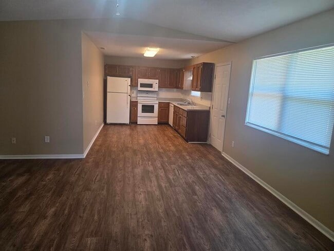 Photo - 146 Nancy Ln