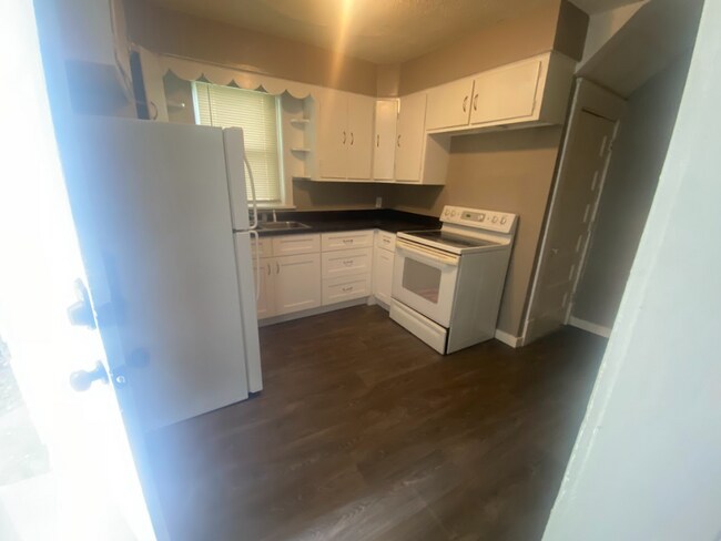 Photo - 2511 N Logan Ave