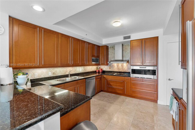 Photo - 20201 E Country Club Dr Condo Unit 1808
