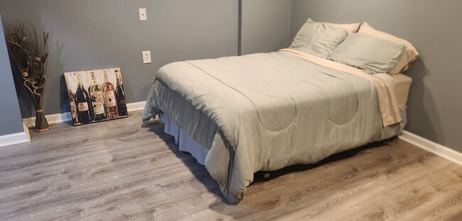 Photo - 1005 30th St SE Unit Private Basement Studio