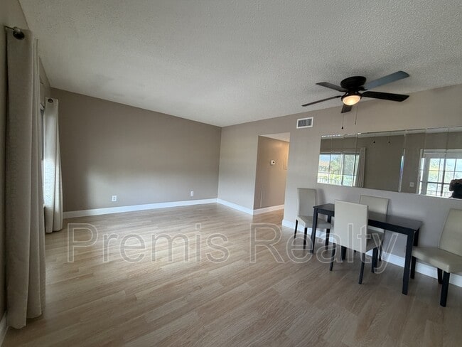 Photo - 2464 Australia Way E
