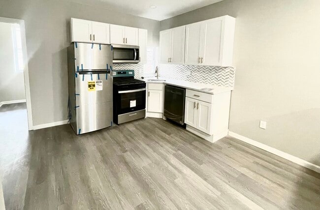 Building Photo - 1536 S Napa St