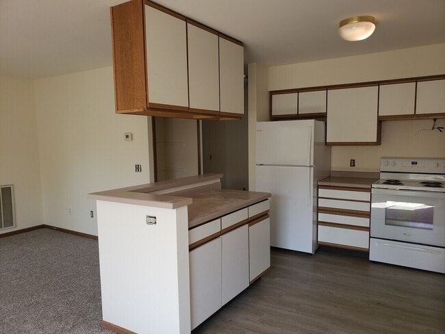 Photo - 934 Rockefeller Ln