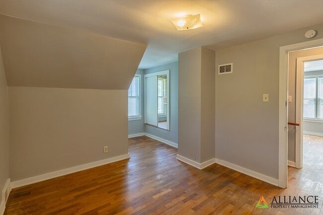 Photo - 1404 Legore Ln Unidad Main