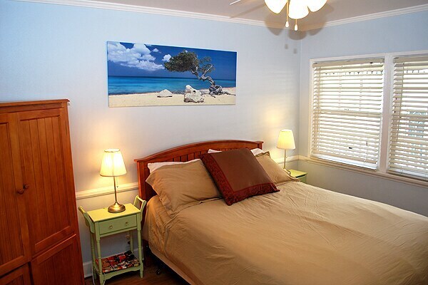 Fully Furnished/Equipped - Classic Hollywood