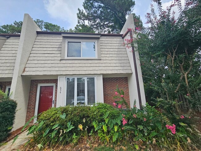 Building Photo - 634 Cobblestone Dr Unit 634