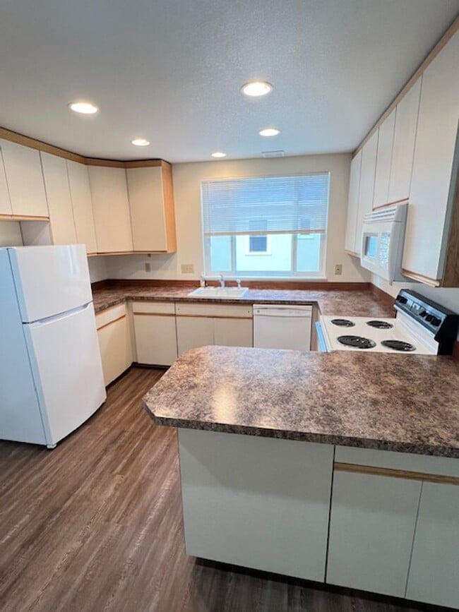 Photo - 1910 1st St Unidad #2 P-102