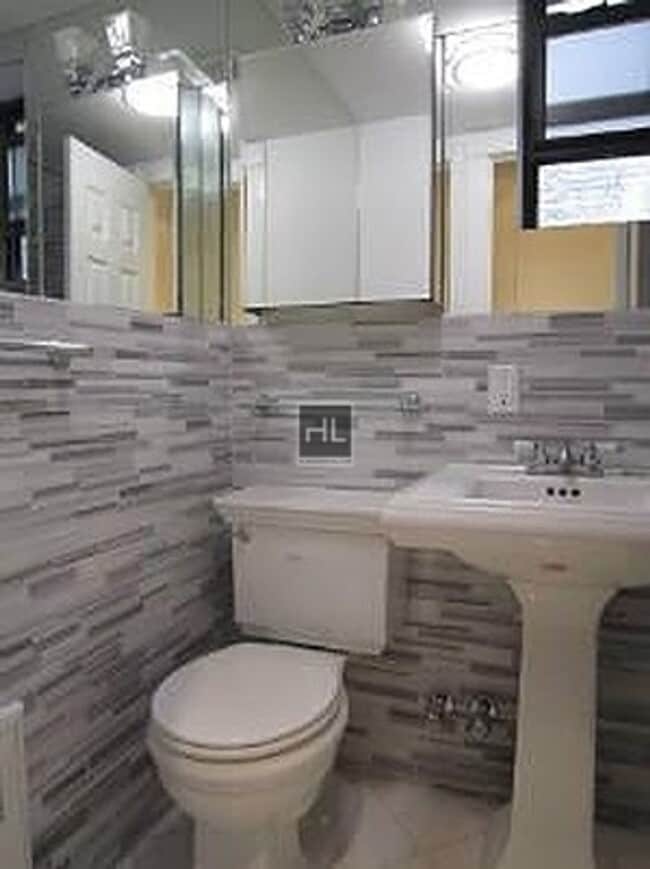 Photo - W 53RD ST. Unidad 1C