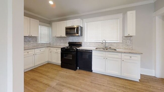 Building Photo - 3 Bedroom with Spacious basement